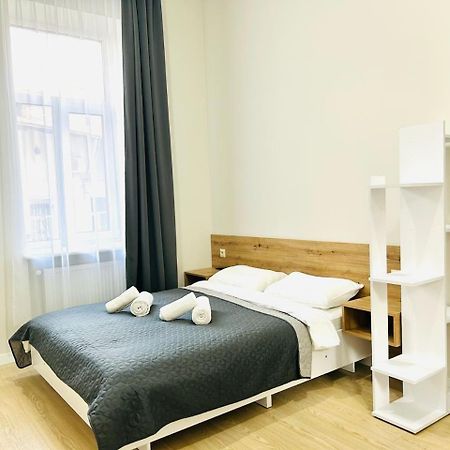 M25 Aparts Lviv Eksteriør bilde
